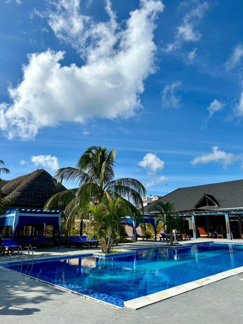Sunset Kendwa Beach Hotel Exterior photo