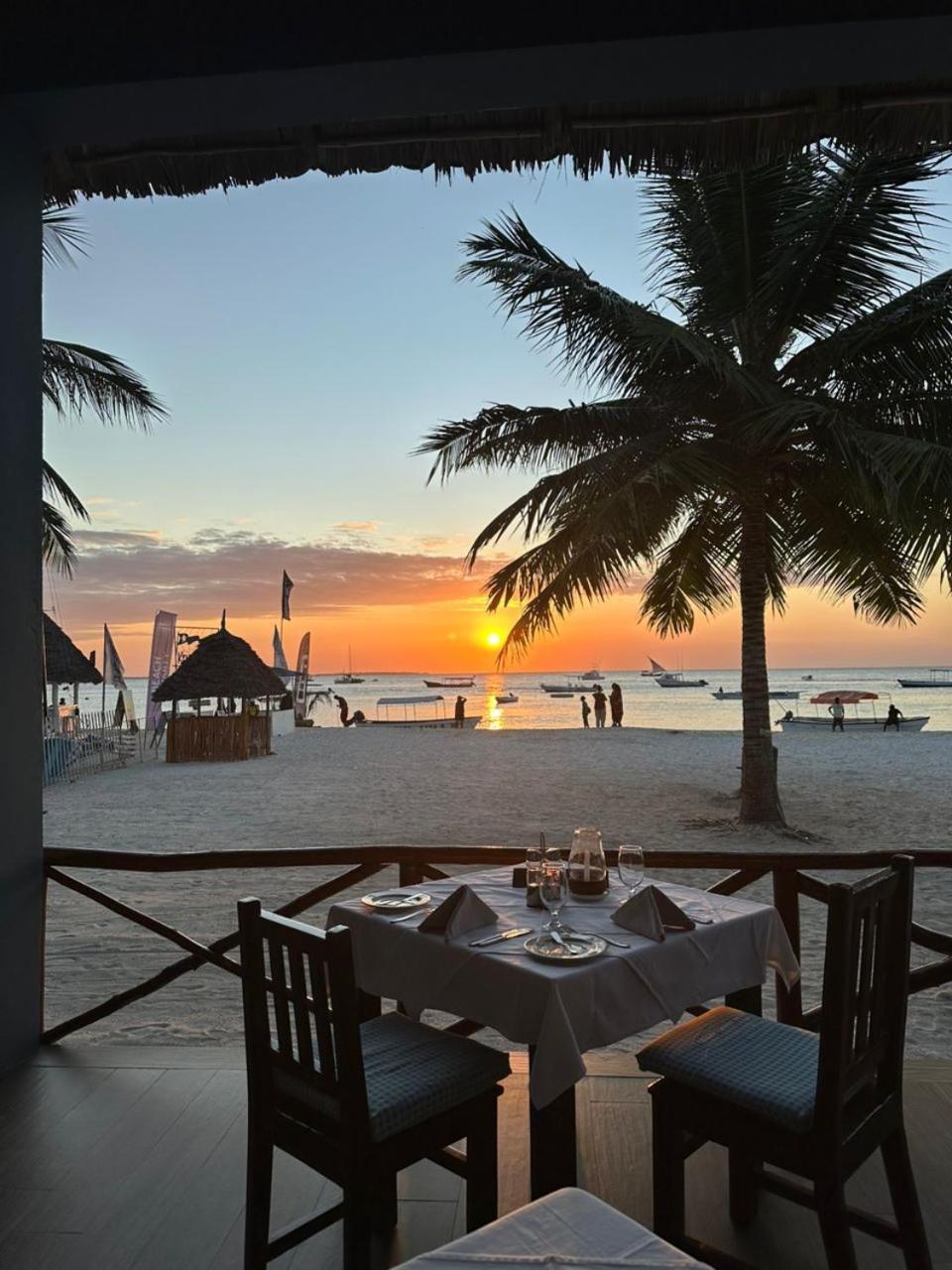 Sunset Kendwa Beach Hotel Exterior photo