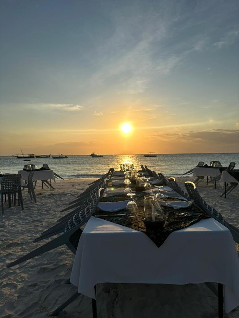 Sunset Kendwa Beach Hotel Exterior photo