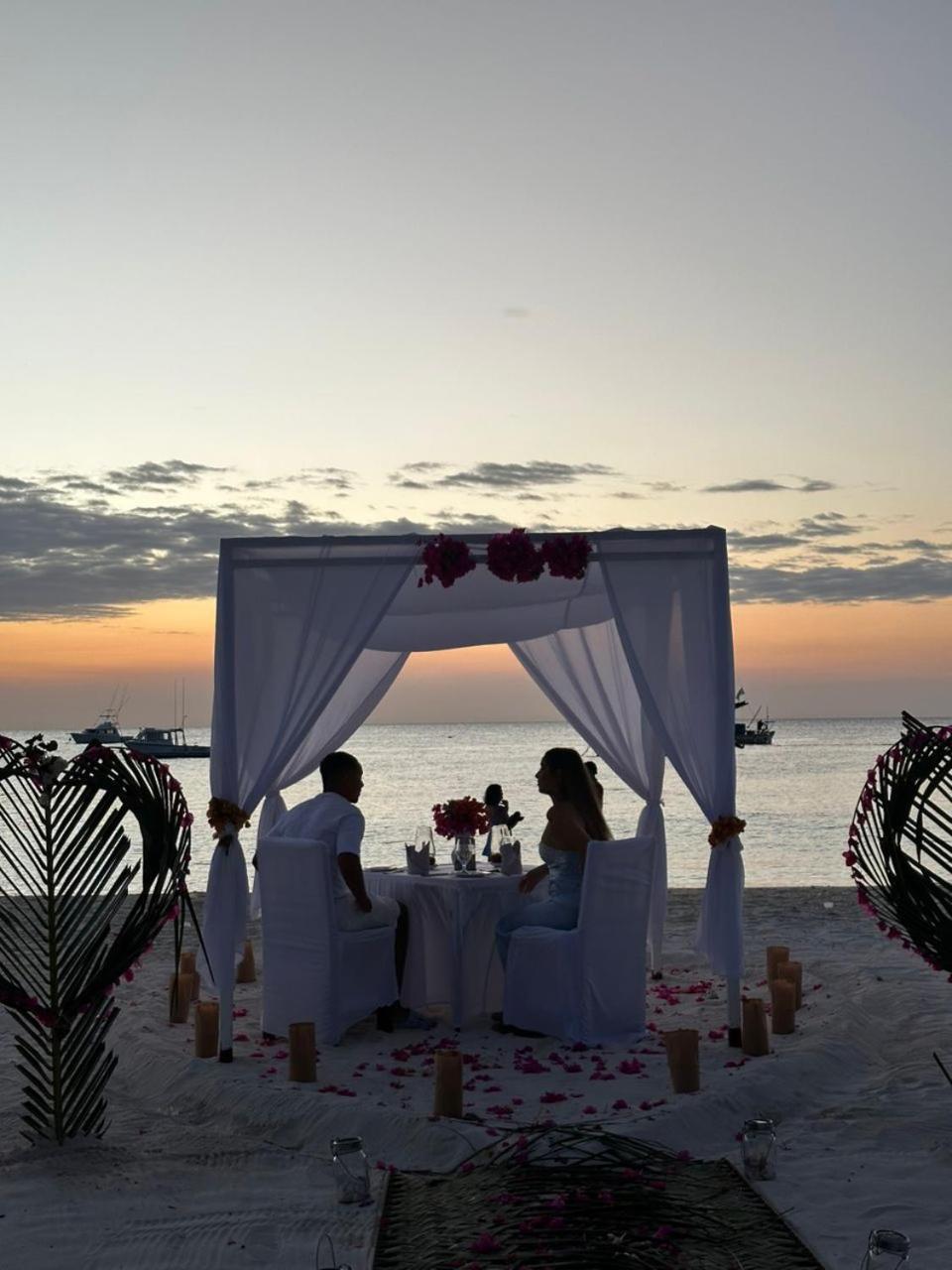Sunset Kendwa Beach Hotel Exterior photo